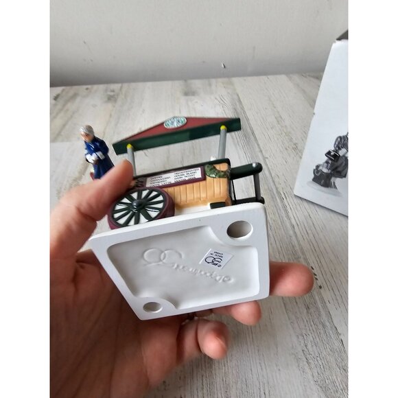 Dept 56 54870 Starbucks coffee cart new snow village people shopping vendor vint - Picture 15 of 15